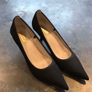 Tahari Dottie heels